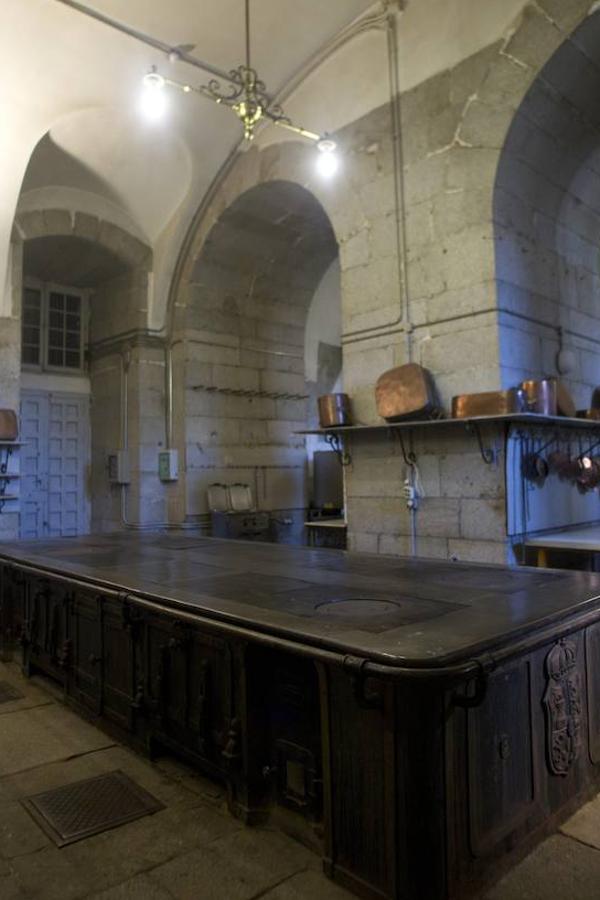 3. El visitante podrá atravesar distintos espacios en los que estaba dividido