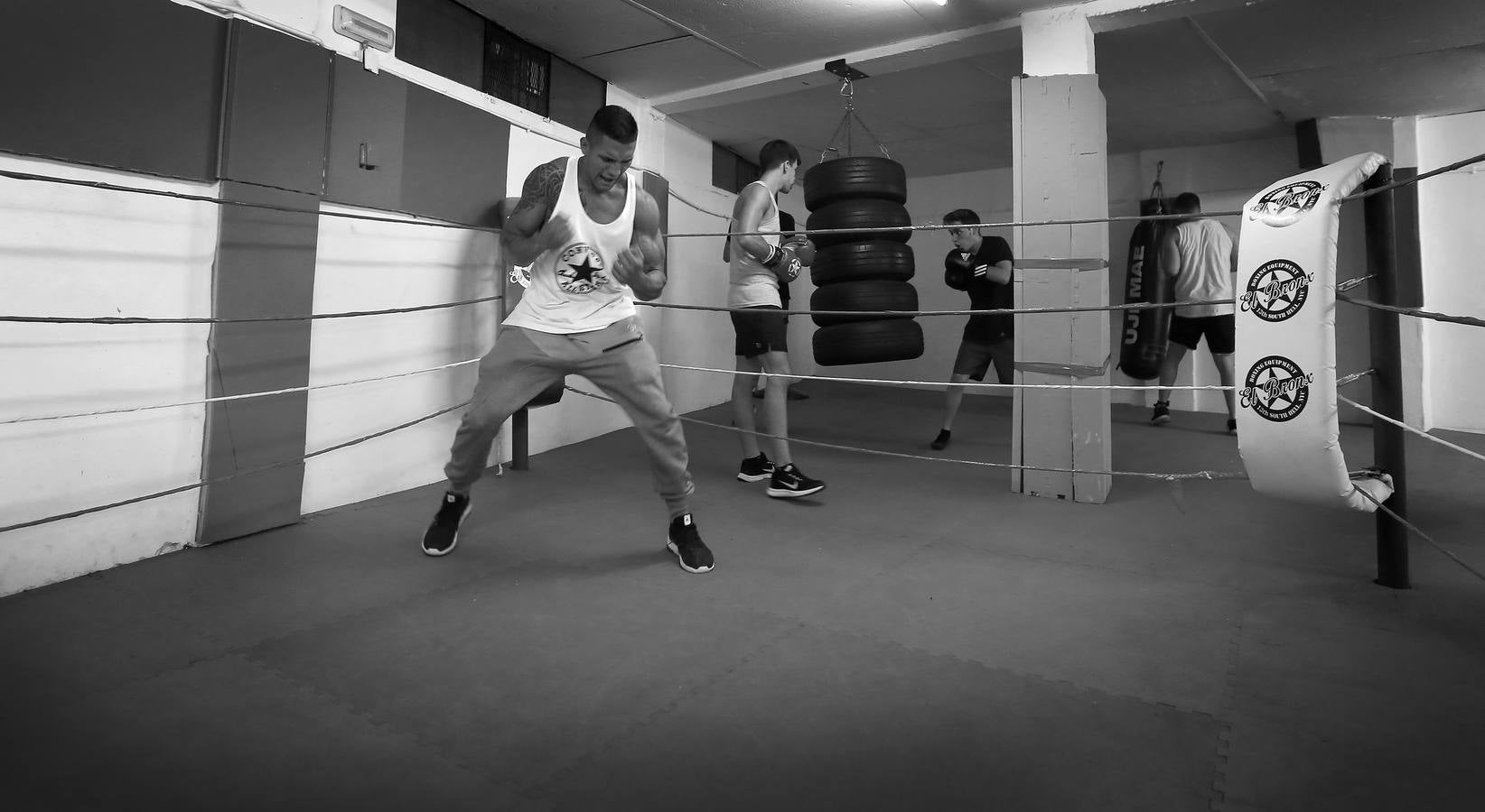 El boxeo y kickboxing de Córdoba, en blanco y negro