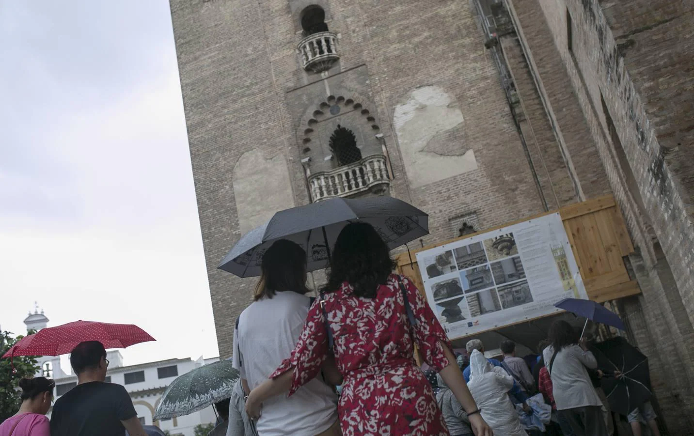 La lluvia inaugura el otoño en Sevilla