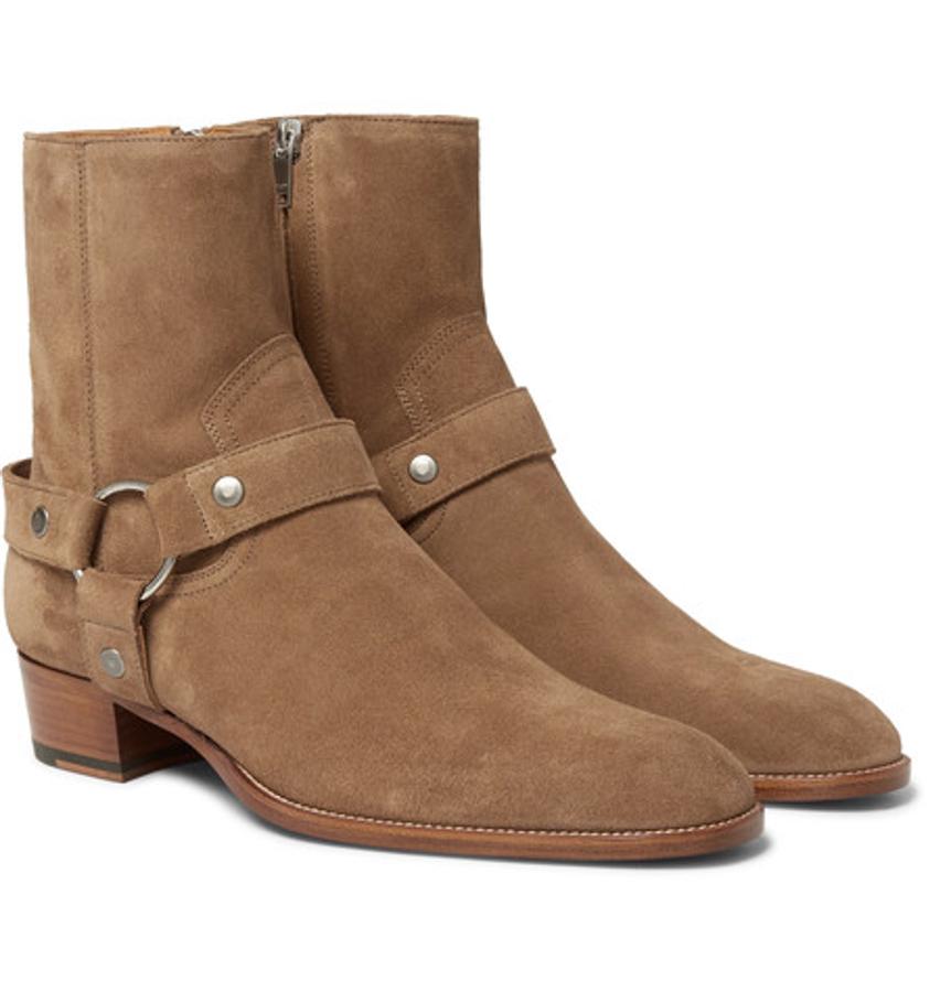 Botas de Saint Laurent. Saint Laurent también se inspira en los modelos de montar con propuestas como esta en color camel (Precio: 945 euros)