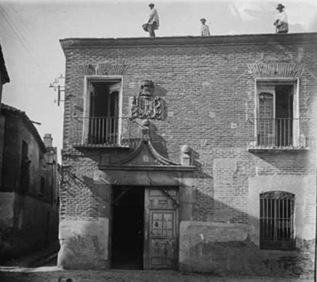 Edificio que acogió el primitivo Teatro Calderón de Talavera. Foto Facebook Talavera ayer hoy y siempre. 
