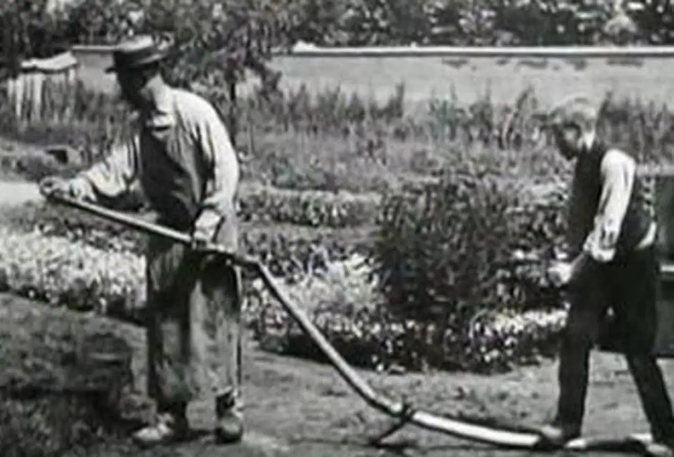 Fotograma de El jardinero sorprendido, la primera cita de los Lumière proyectada en Toledo en 1897. 