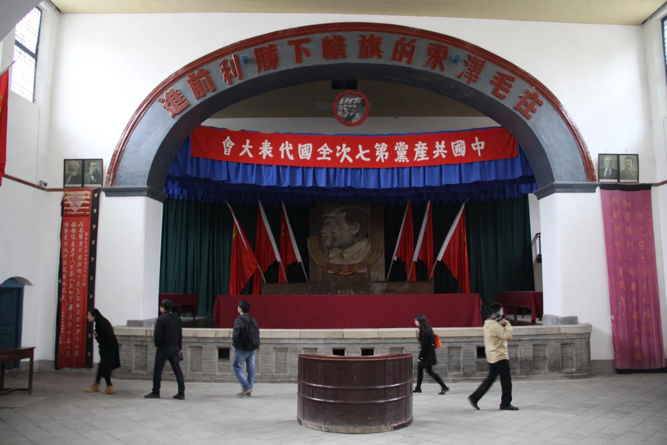 El comunismo chino: de la cueva al palacio