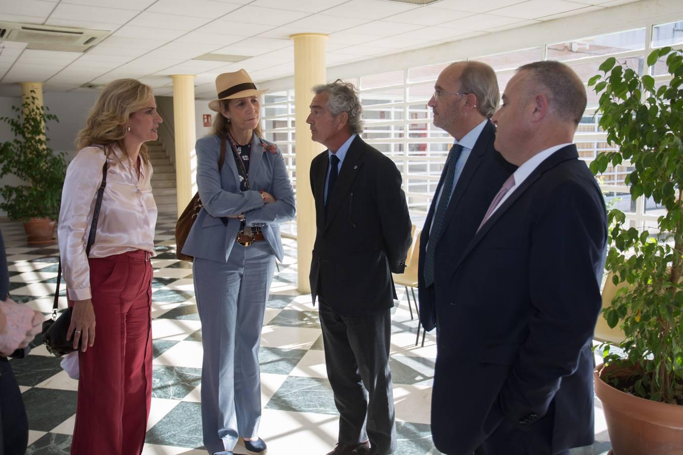 La Infanta Elena visita la Fundación Alalá en Sevilla