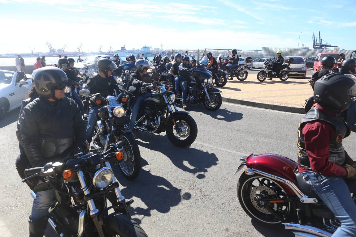 Concentración de Harley Davidson en Cádiz