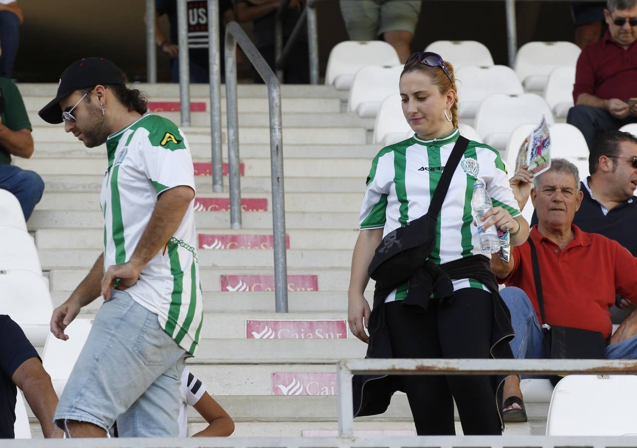 Así vivió la grada el primer partido de Merino en El Arcángel