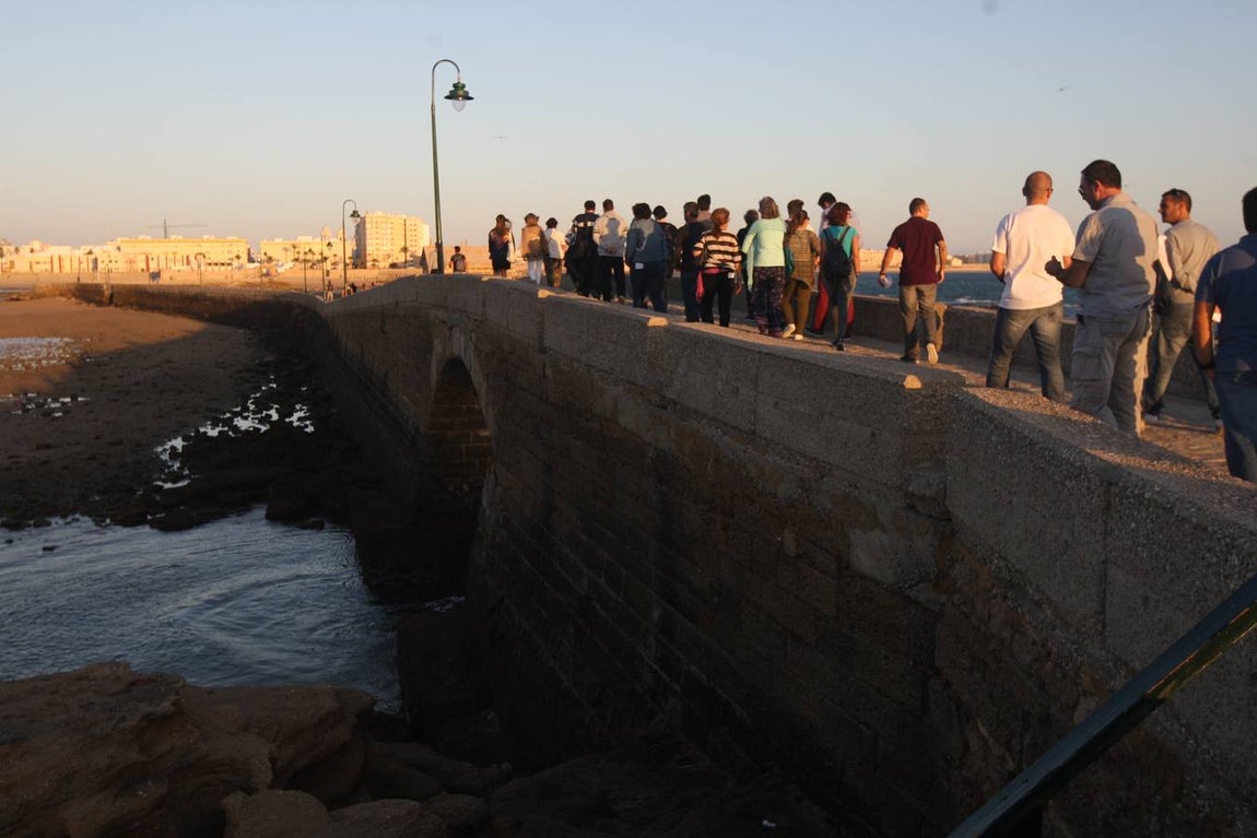 Fotos: Ruta guiada por los lugares del maremoto del Cádiz