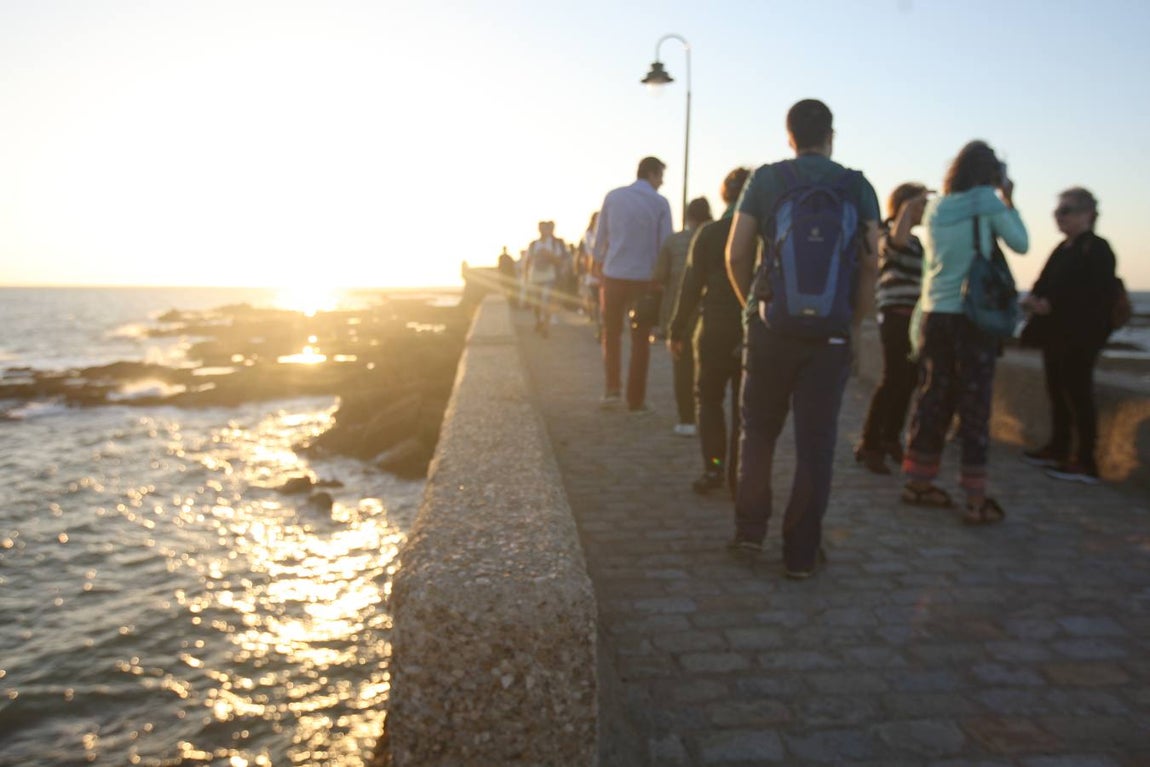 Fotos: Ruta guiada por los lugares del maremoto del Cádiz
