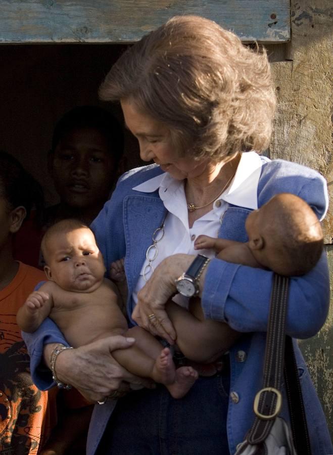 Ella les llevaba la solidaridad española y aquellos viajes le recargaban las pilas. 