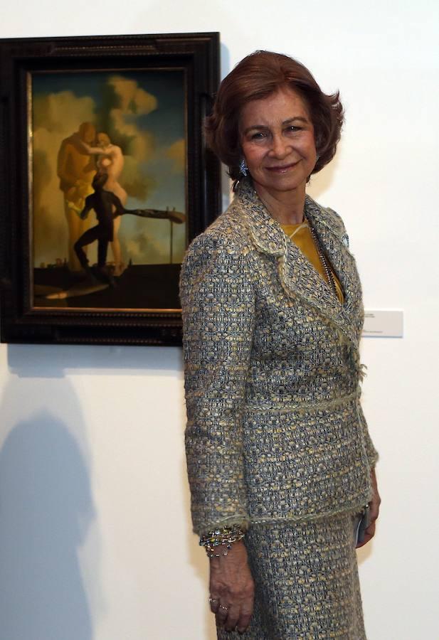 Ella continúa yendo a muchos actos sencillos, que apenas salen en la prensa. 