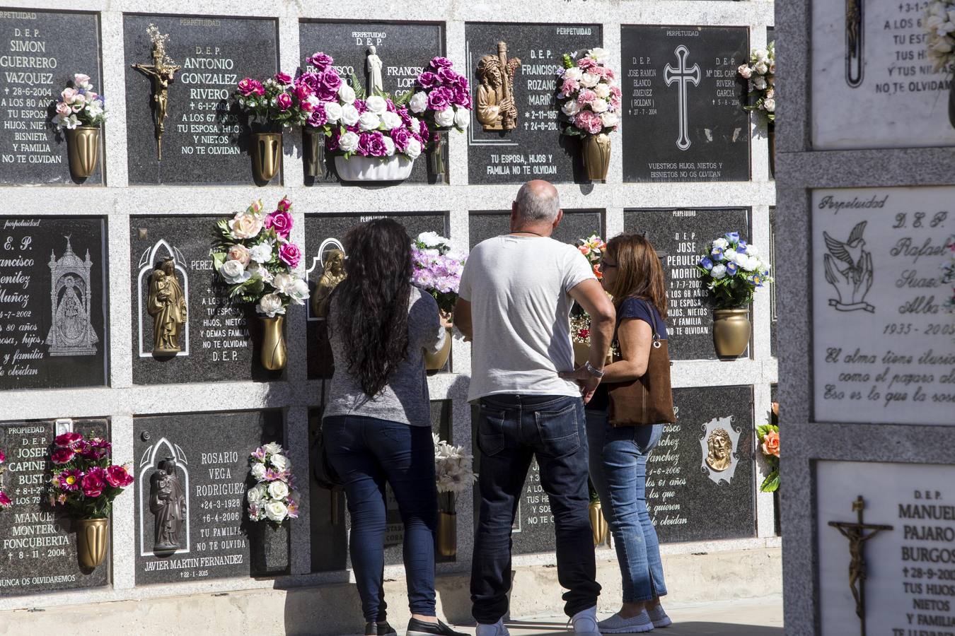 Multitudinaria visita al Cementerio Mancomunado de Chiclana