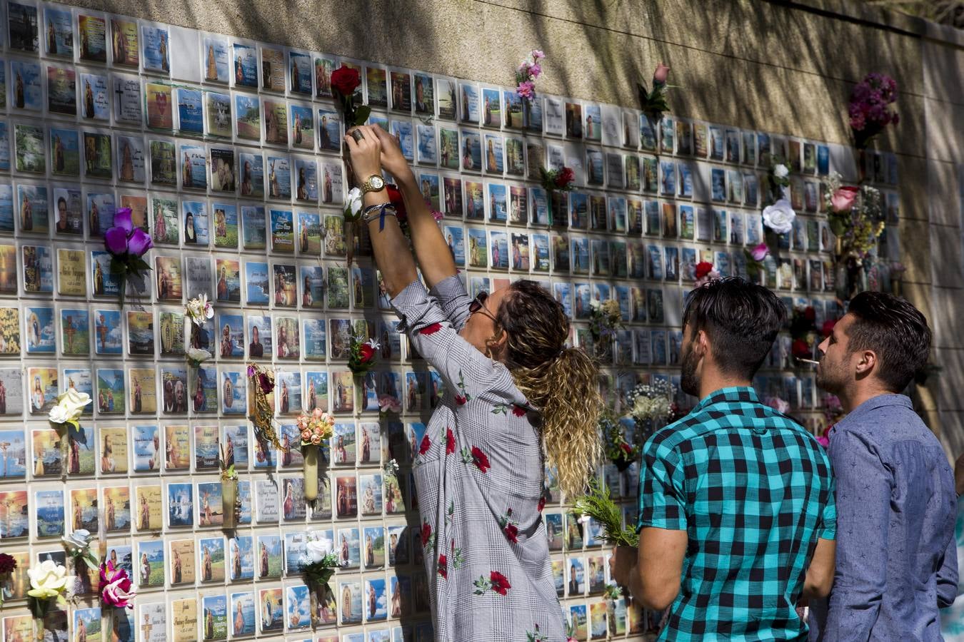 Multitudinaria visita al Cementerio Mancomunado de Chiclana