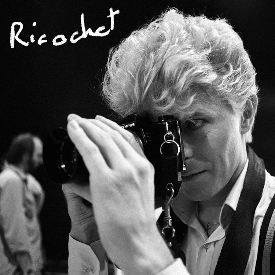O'Regan siempre ha sido un fan de Bowie. De hecho, entró en el mundo de la fotografía inspirado por polifacético artista durante un concierto que ofreció en 1973.. 