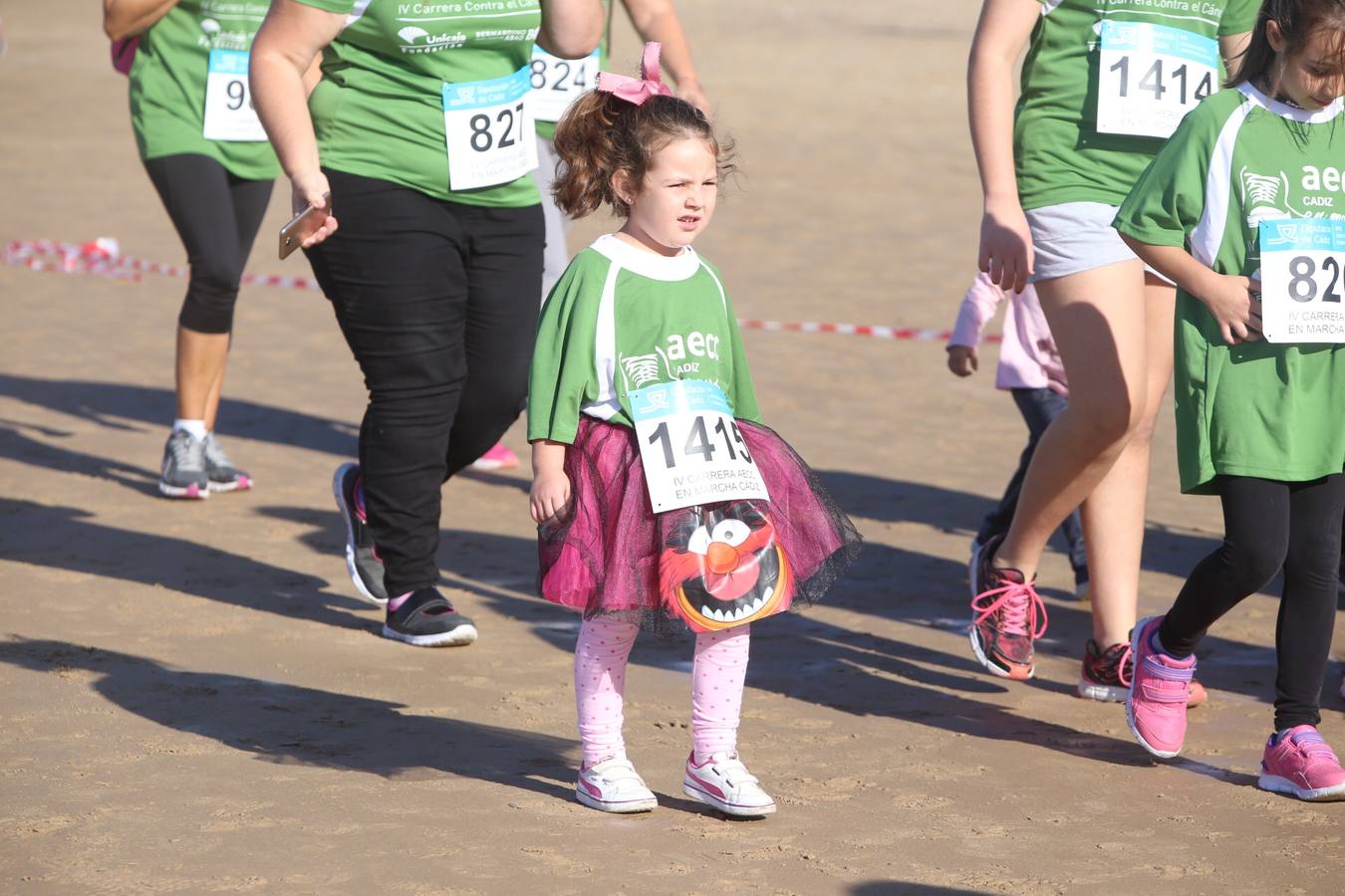 Búscate en la IV Carrera contra el cáncer de Cádiz (I)