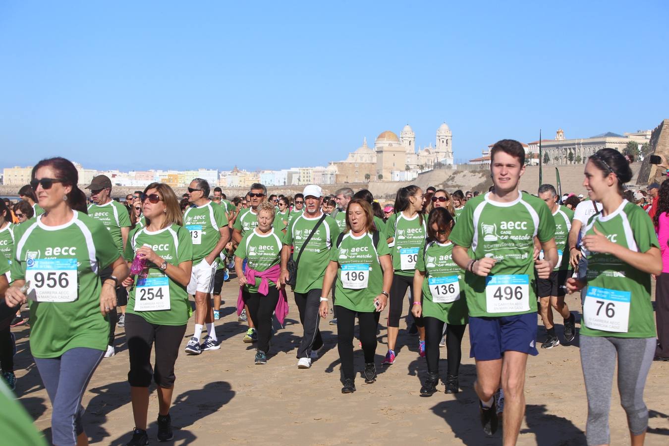 Búscate en la IV Carrera contra el cáncer de Cádiz (I)