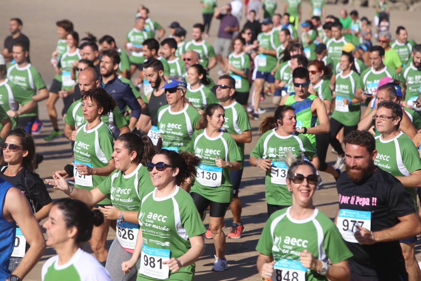 Búscate en la IV Carrera contra el cáncer de Cádiz (I)