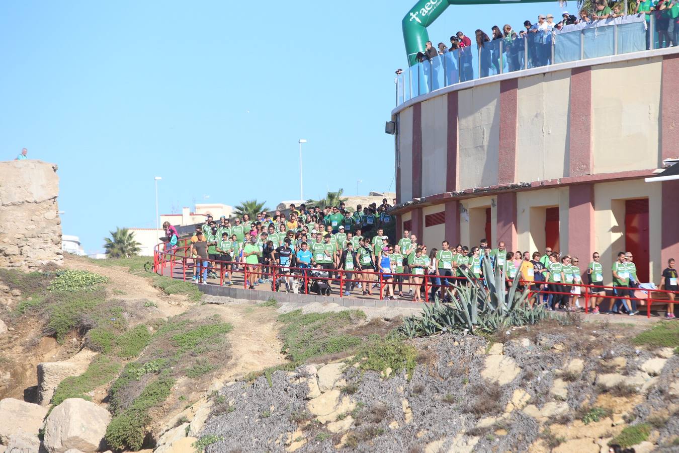 Búscate en la IV Carrera contra el cáncer de Cádiz (I)