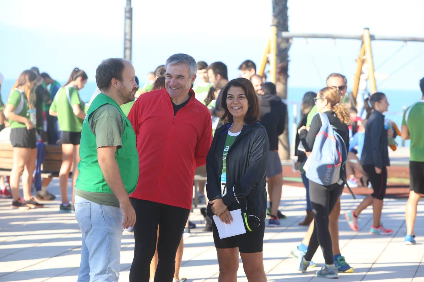 Búscate en la IV Carrera contra el cáncer de Cádiz (I)