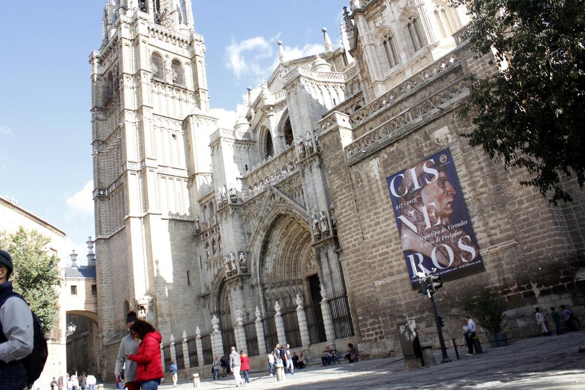 La exposición de Cisneros en la catedral de Toledo, en imágenes
