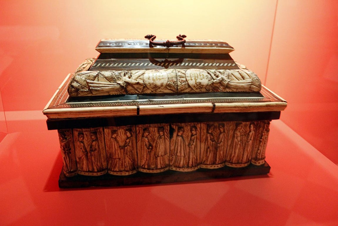 La exposición de Cisneros en la catedral de Toledo, en imágenes