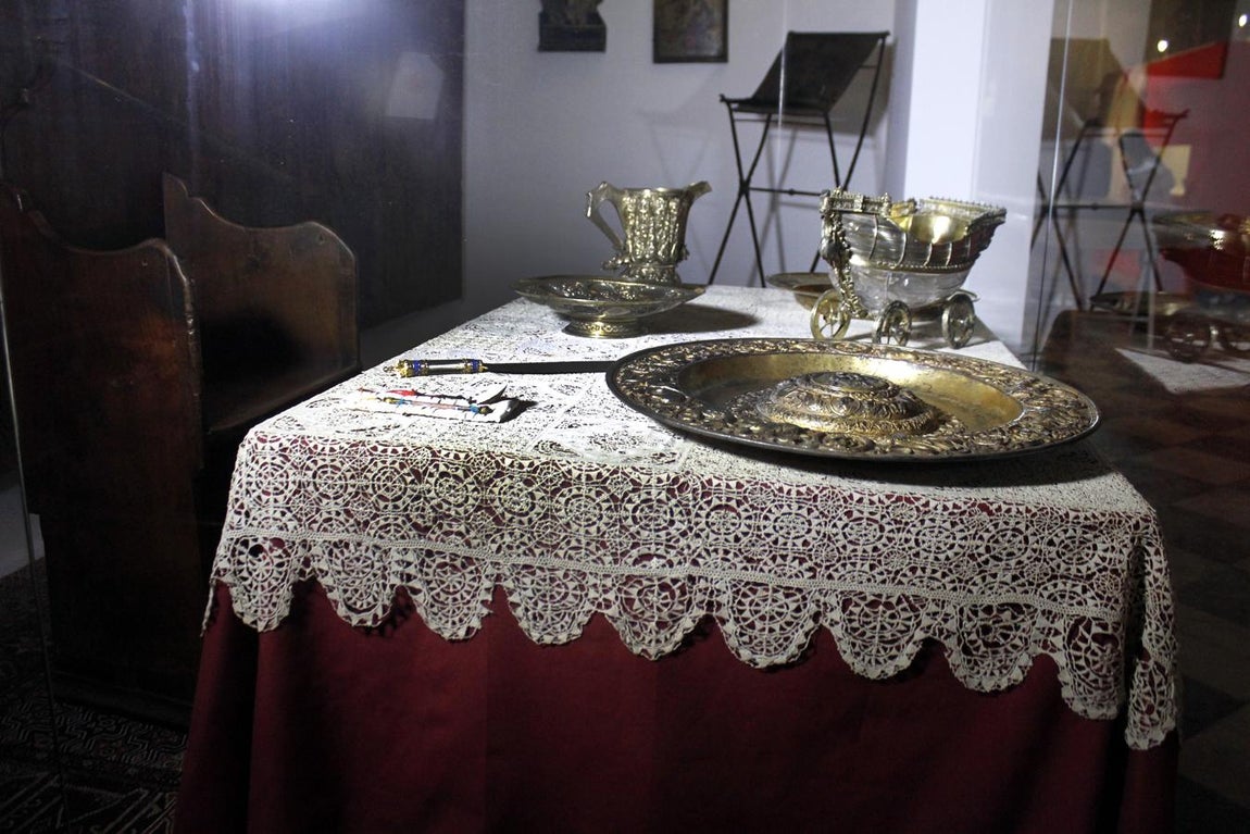 La exposición de Cisneros en la catedral de Toledo, en imágenes