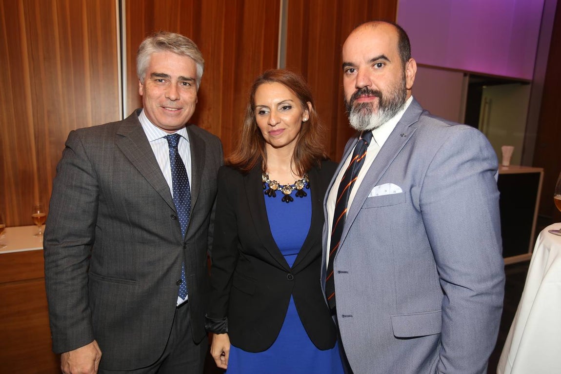 Vicente Sánchez, Eva Benítez y Adolfo Vigo. 