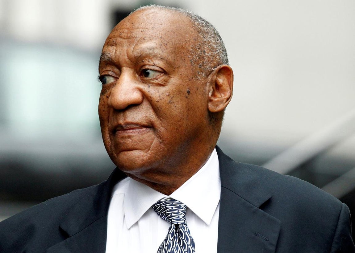Bill Cosby. La sociedad estadounidense ha vivdo los últimos años con absoluta perplejidad la riada de acusaciones de abuso sexual contra Bill Cosby, quien hasta entonces era un emblema del entretenimiento familiar para todos los públicos. Andrea Constand, la principal demandante contra el actor por acoso sexual, ha asegurado durante el juicio contra el comediante que fue «drogada con pastillas» hasta el punto de ser incapaz de controlar su cuerpo cuando sufrió, presuntamente, los abusos del cómico. Constand denunció a Cosby en 2005, pero el acto alcanzó un acuerdo con la Fiscalía de Pensilvania para indemnizar a la mujer por la vía civil y evitar un proceso criminal.