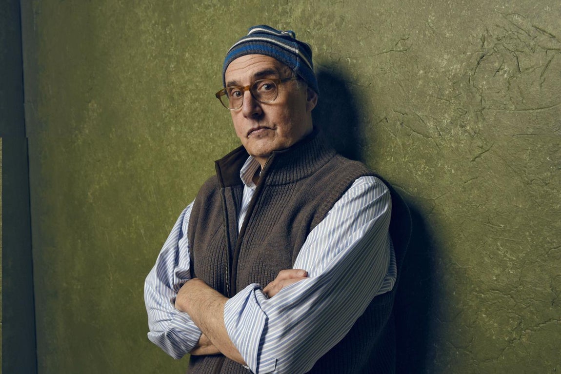 Jeffrey Tambor. Amazon está investigando una acusación de presunto acoso sexual de Jeffrey Tambor, el protagonista de la serie «Transparent» y quien, tras conocer estas alegaciones, negó «de manera rotunda y vehemente» cualquier tipo de comportamiento inapropiado. La investigación comenzó a raíz de la denuncia que hizo Van Barnes, una ex asistente de Tambor, en una publicación de Facebook en la que señalaba un supuesto comportamiento inapropiado por parte del actor.