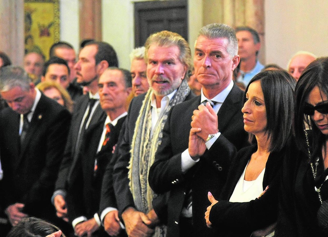 Paz Padilla, Bigote Arrocet y Manolo Sarria despiden a Chiquito de la Calzada