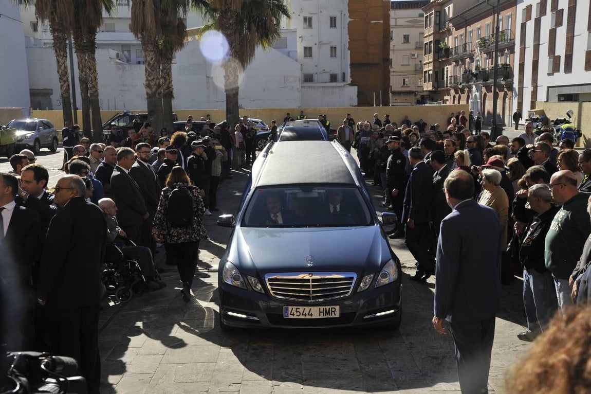 Paz Padilla, Bigote Arrocet y Manolo Sarria despiden a Chiquito de la Calzada