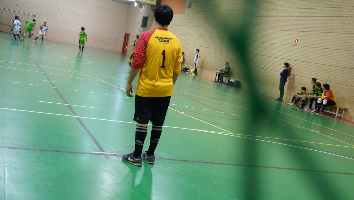 Las mejores imágenes del partido de fútbol sala entre Jesús María y BVM Irlandesas