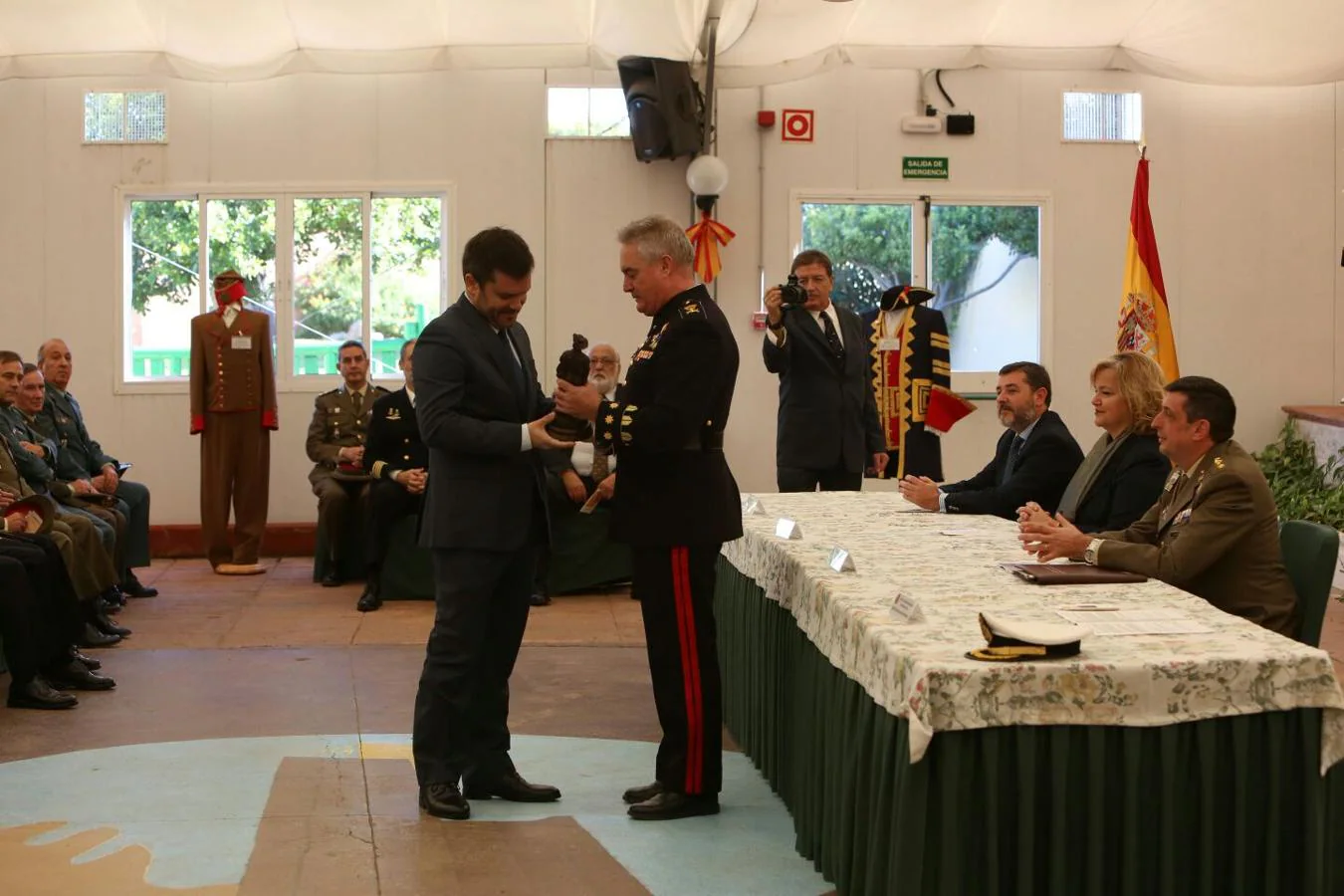 LA VOZ recibe el I Premio Subdelegación de Defensa en Cádiz
