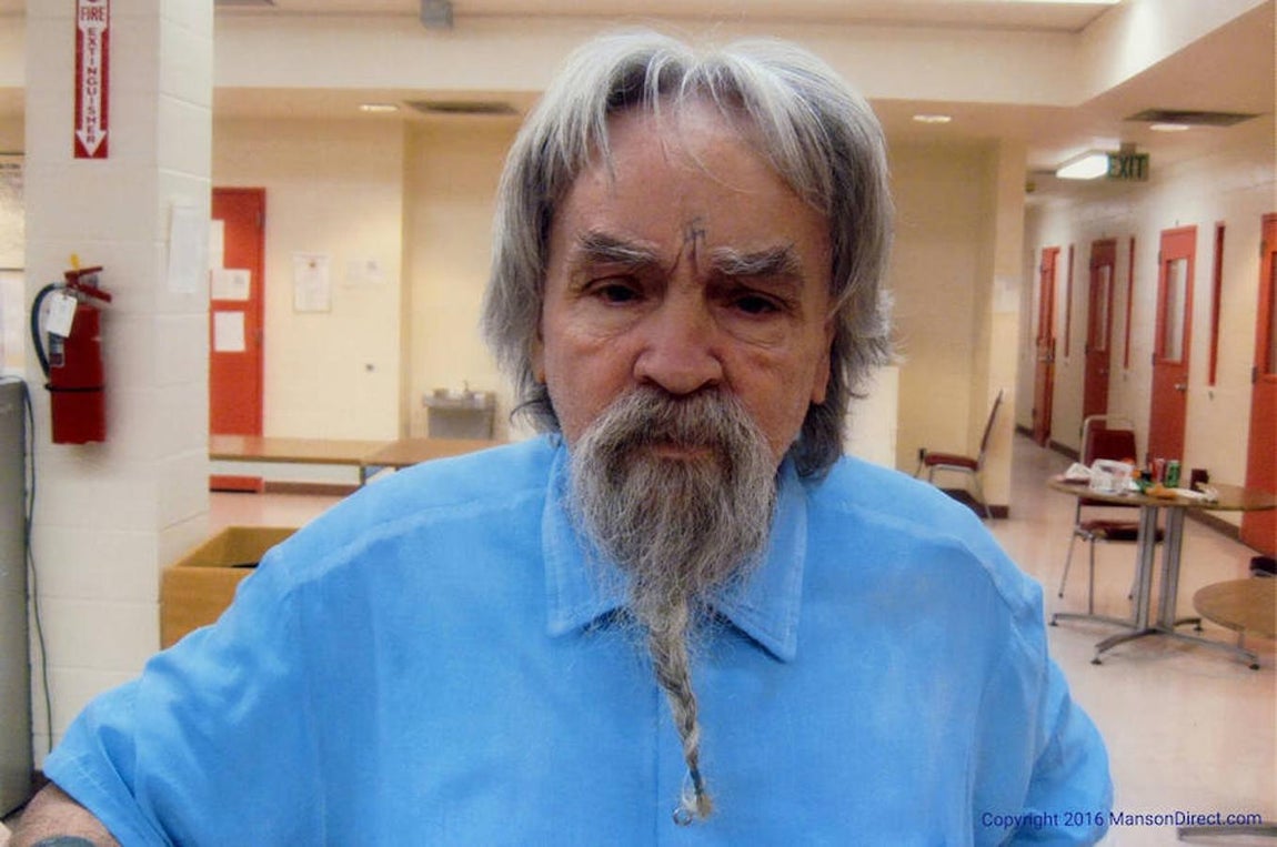 Charles Manson fue condenado a cadena perpetua por ser el «autor intelectual» de siete asesinatos. 