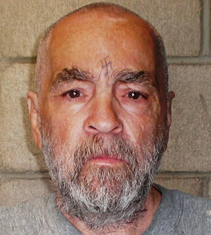 Charles Manson fue condenado a cadena perpetua por ser el «autor intelectual» de siete asesinatos. 