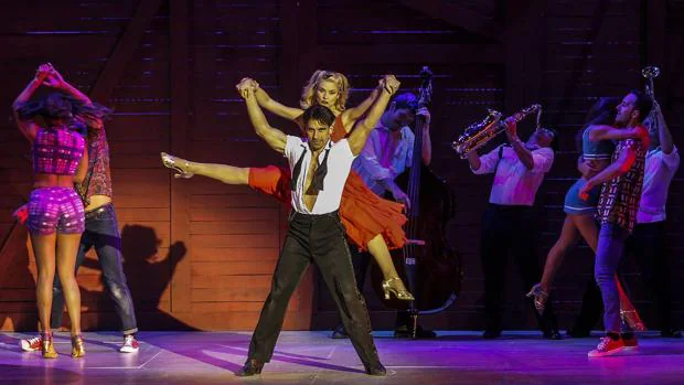 El musical de «Dirty Dancing» sube la temperatura de Sevilla con sus «bailes prohibidos»