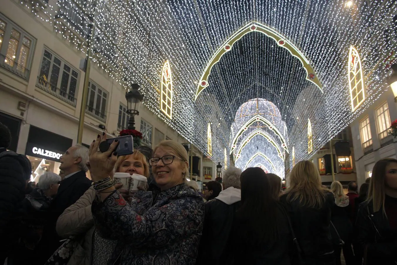 Málaga enciende la Navidad con su espectacular alumbrado