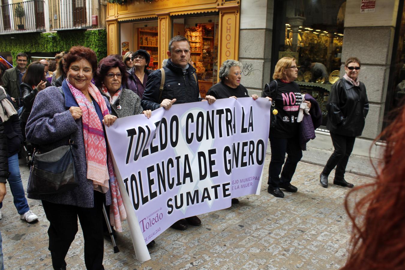 La marcha por la eliminación de la violencia de género en Toledo, en imágenes