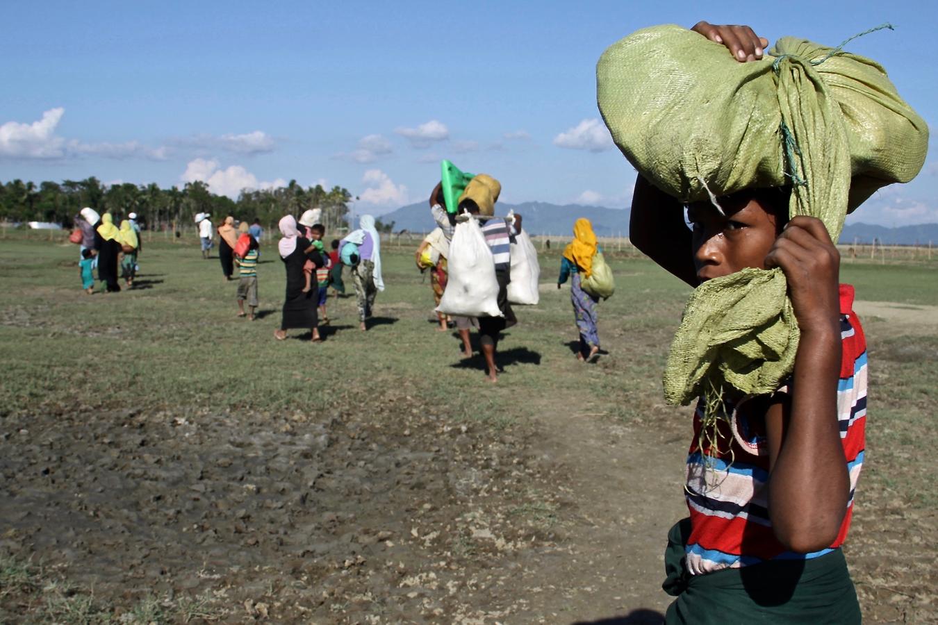 Desde finales de agosto, más de 600.000 refugiados de la etnia musulmana Rohingya han huido a Bangladés por los ataques del Ejército birmano. 