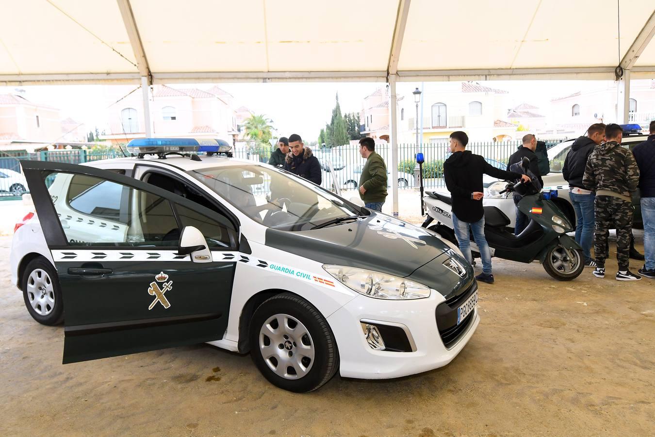 Conociendo a la Armada y a la Guardia Civil