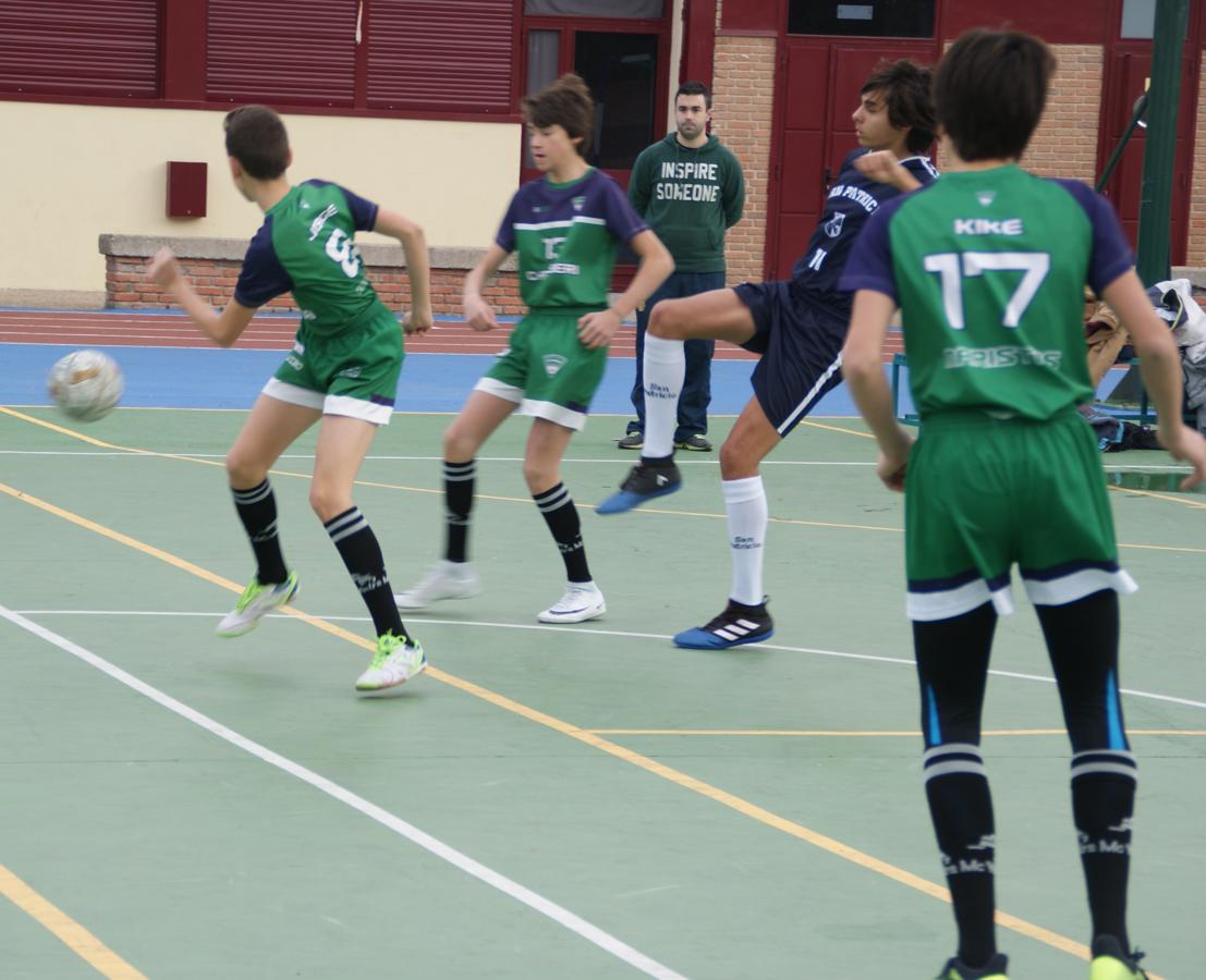 Las mejores imágenes del partido de fútbol sala cadete masculino entre San Patricio Soto Azul y Maristas Chamberí