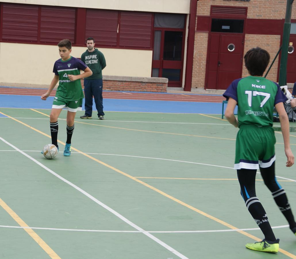 Las mejores imágenes del partido de fútbol sala cadete masculino entre San Patricio Soto Azul y Maristas Chamberí