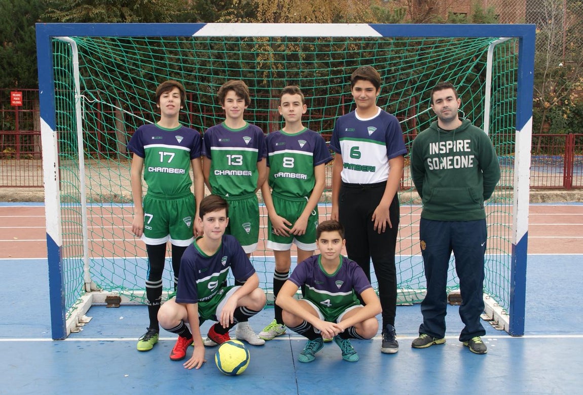Las mejores imágenes del partido de fútbol sala cadete masculino entre San Patricio Soto Azul y Maristas Chamberí