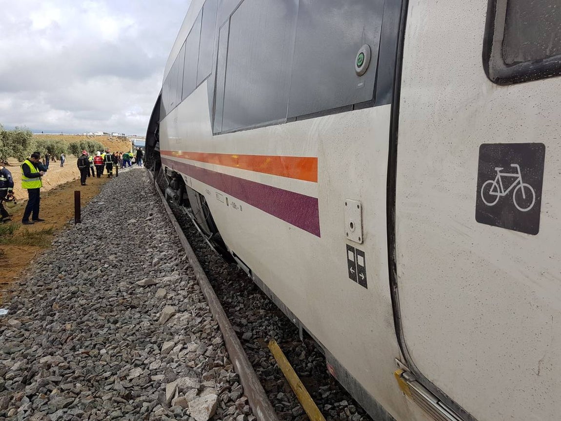 El accidente del tren Málaga-Sevilla en Arahal, en imágenes