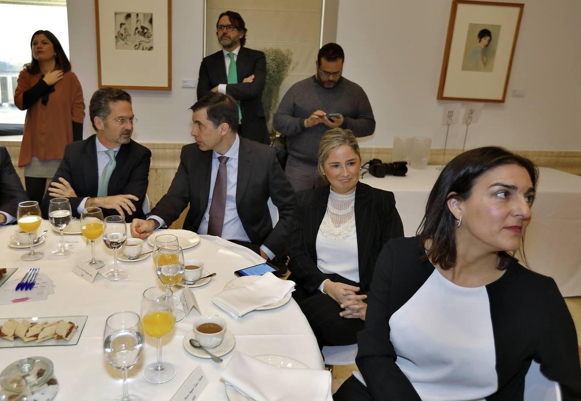 La clausura de «Andalucía en Femenino» con Fátima Báñez, en imágenes