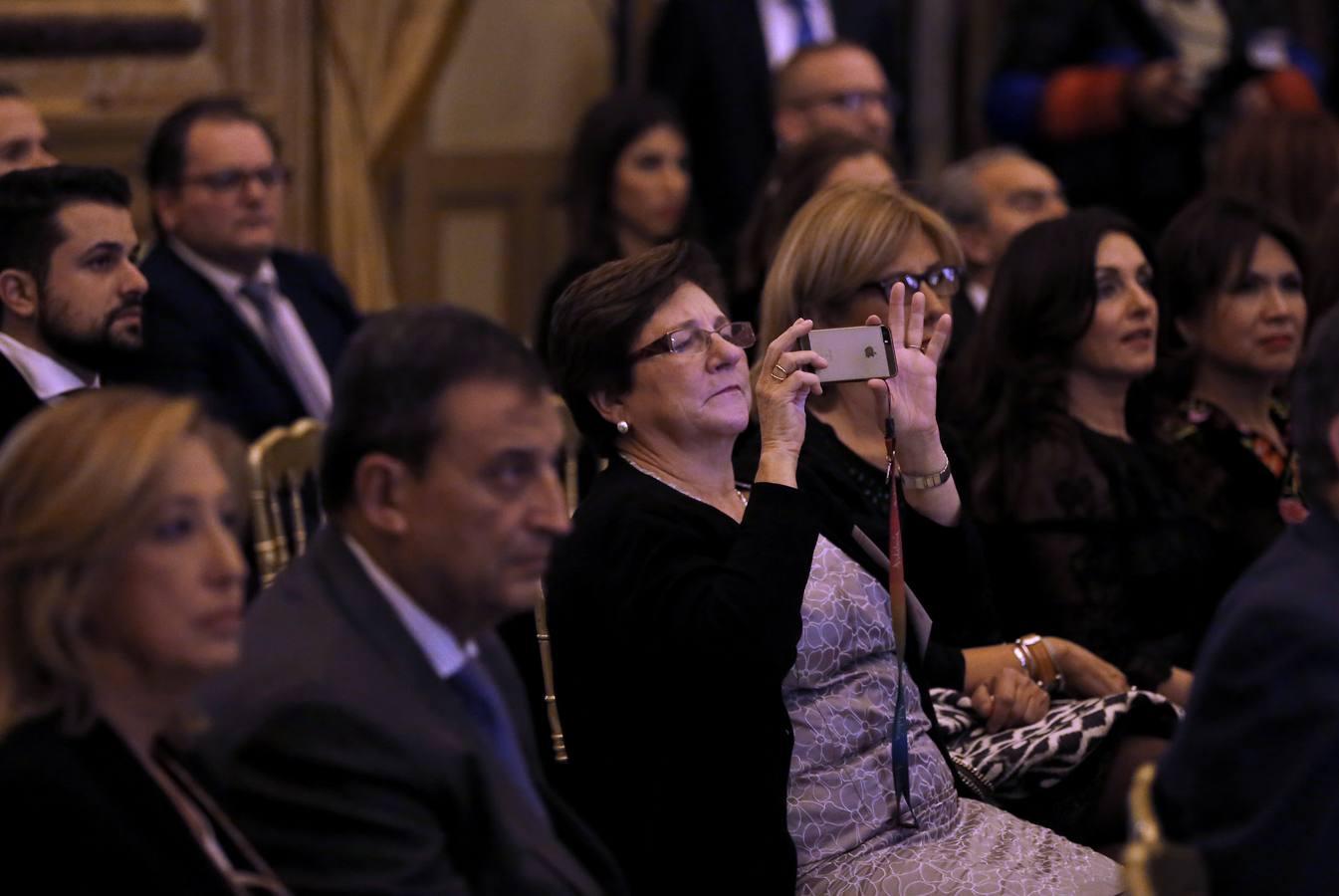 El homenaje de Córdoba a Elio Berhanyer en el Círculo de la Amistad