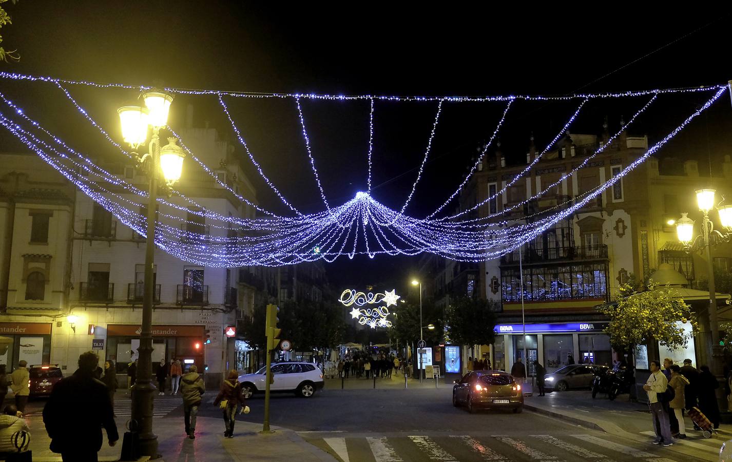 El alumbrado de la iluminación navideña de Sevilla, en imágenes
