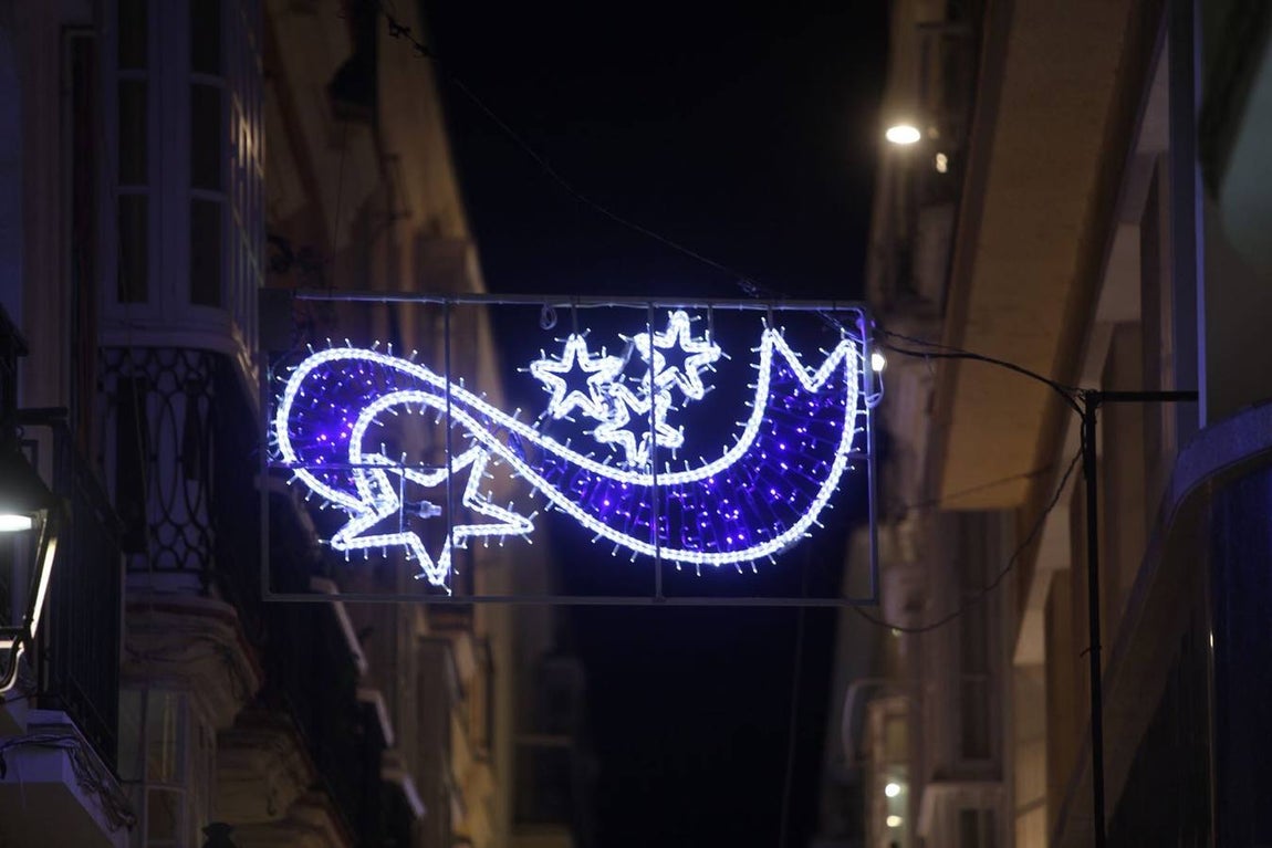 Cádiz se ilumina para recibir a la Navidad