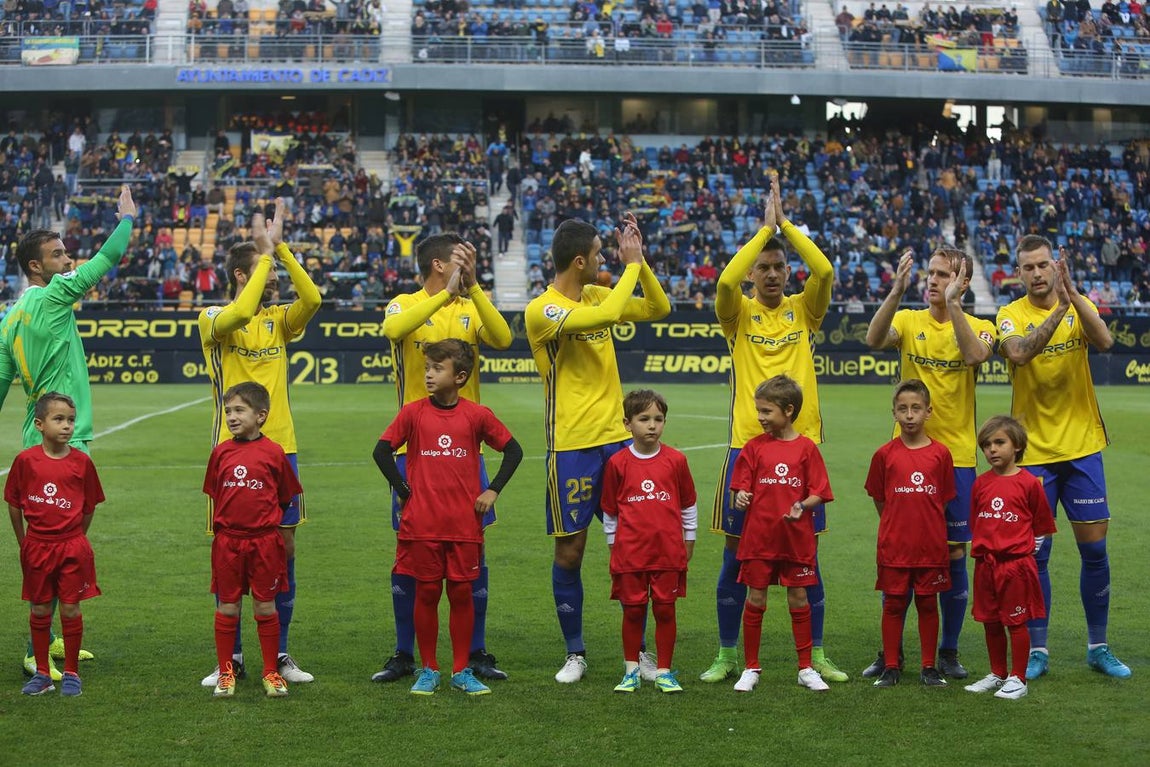 Fotos: El Cádiz se impone al Albacete en Carranza