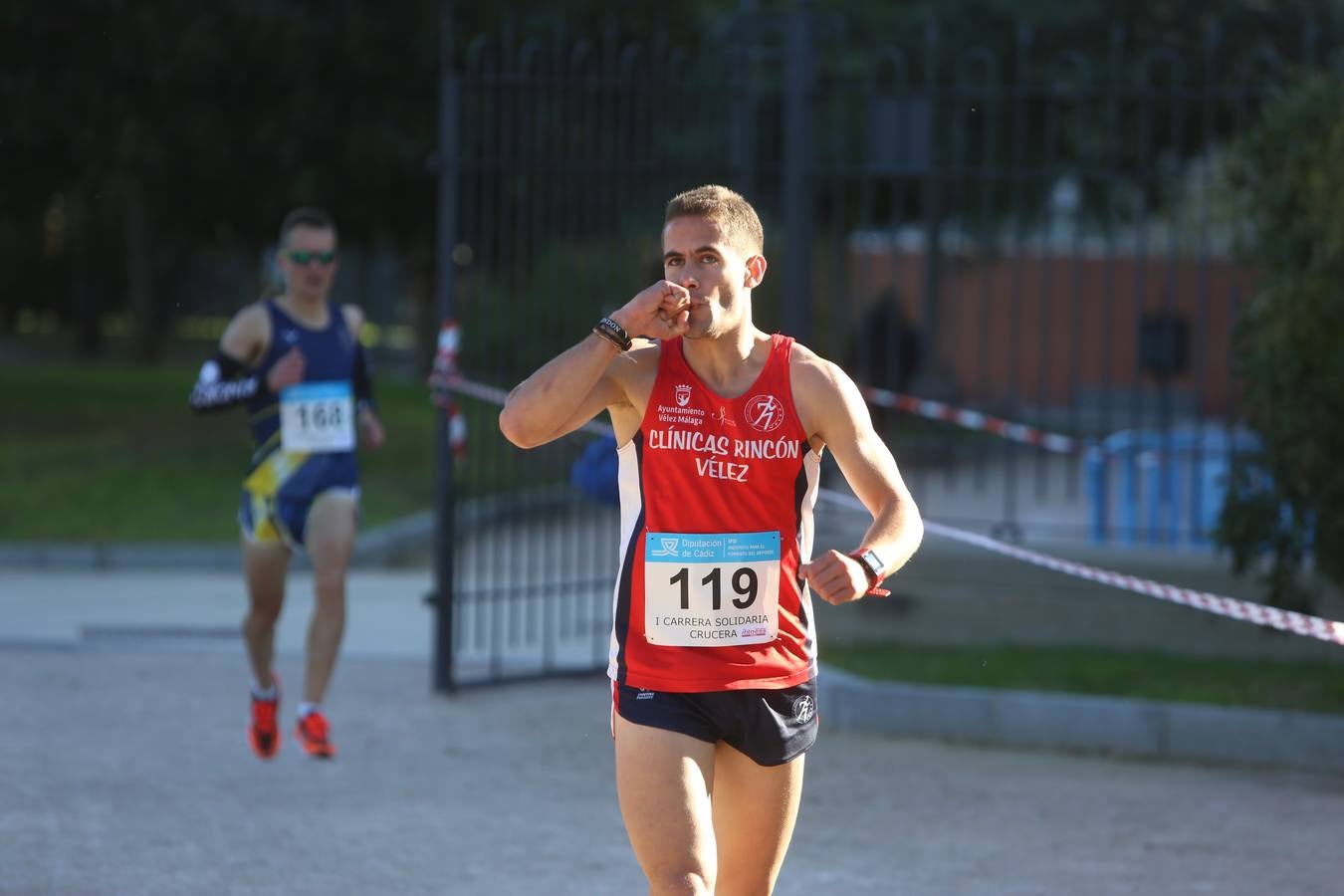 Fotos: I Carrera Solidaria Crucera Ifitness en Cádiz