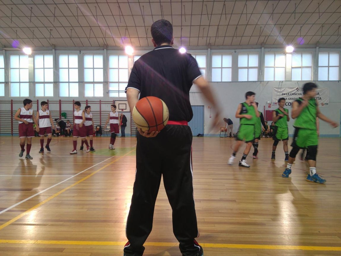 Las mejores imágenes del partido entre El Prado y Sagrados Corazones &quot;A&quot;